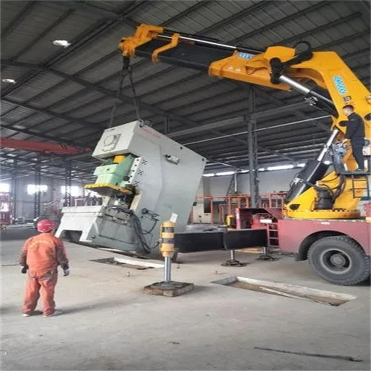 册亨80吨折臂吊车出租附近电话