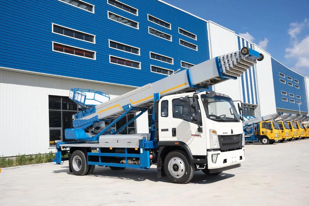 册亨出租云梯车高空作业车 建筑垃圾搬运